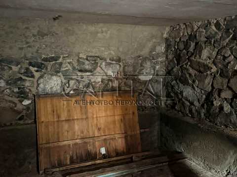 комерційна за адресою Центральна вул., 5