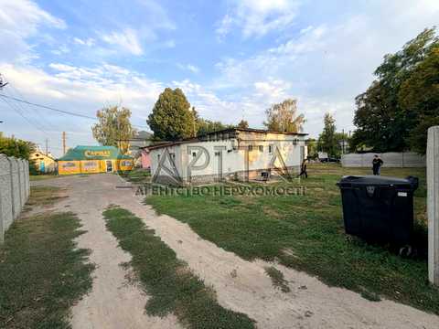 комерційна за адресою Центральна вул., 5