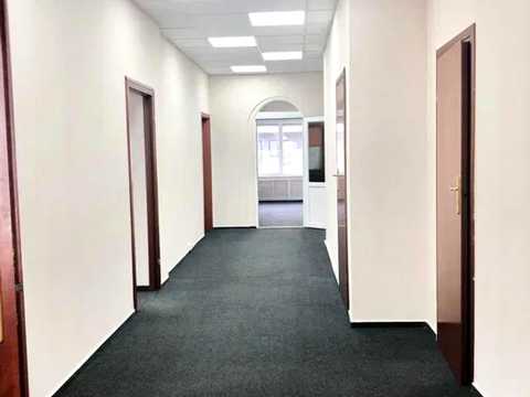 комерційна за адресою Болсуновська вул. (Сергія Струтинського), 8