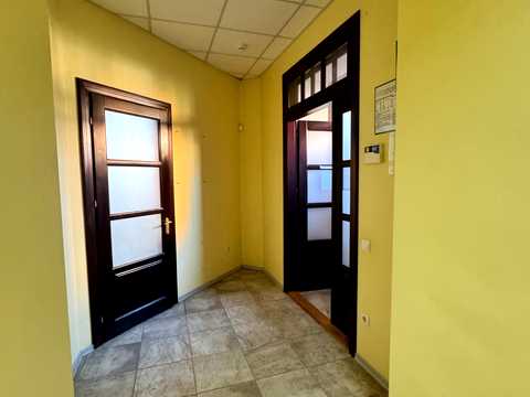 комерційна за адресою Львів, Роксоляни вул., 59-Б