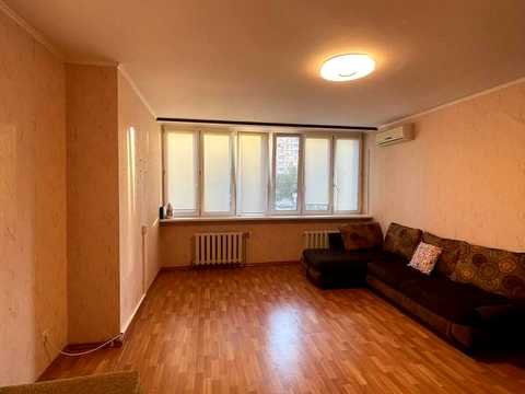 квартира за адресою Срібнокільська вул., 1