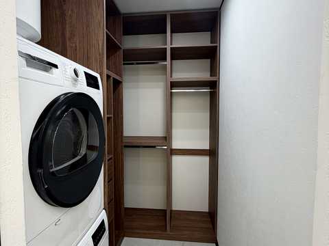квартира за адресою Романа Левицького вул., (Будинок 4)