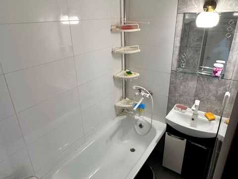 квартира за адресою Івана Крамського вул., 4