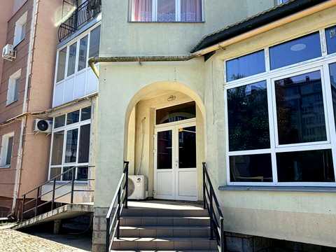комерційна за адресою Олександра Довженка вул., 31-В, к.3