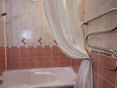 квартира за адресою Академіка Андрія Сахарова вул. (Суворова), 20