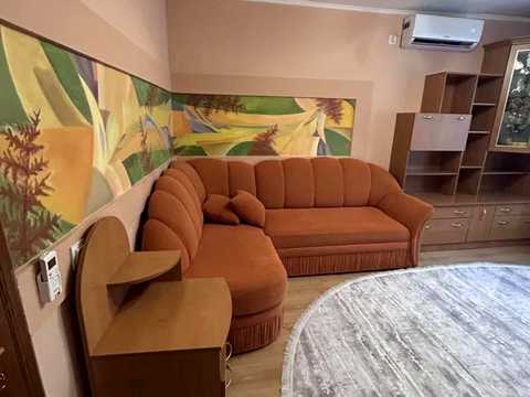квартира за адресою Академіка Андрія Сахарова вул. (Суворова), 20