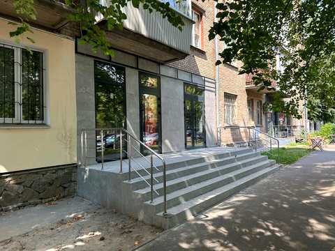 коммерческая по адресу Джона Маккейна ул. (Івана Кудрі), 37