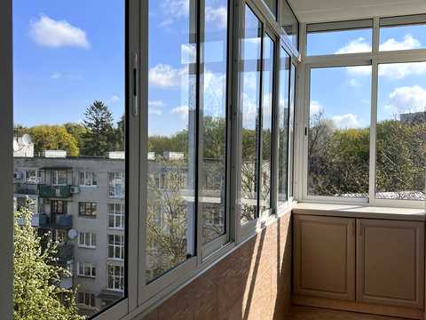 квартира за адресою Мирона Тарнавського вул. (Кутузова), 118-А