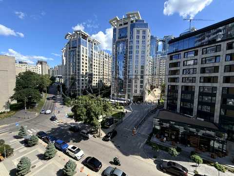 квартира за адресою Академіка Філатова вул., 2/1
