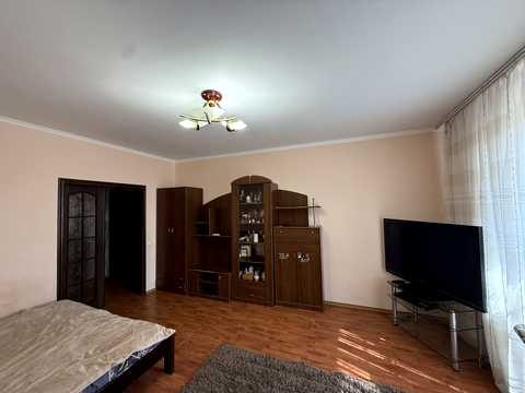 квартира за адресою Незалежності бульв. (50 років Жовтня), 17