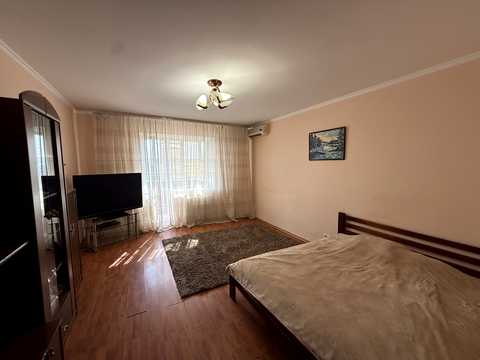 квартира за адресою Незалежності бульв. (50 років Жовтня), 17