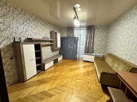 квартира за адресою Вокзальна пл. (Петровського), 1