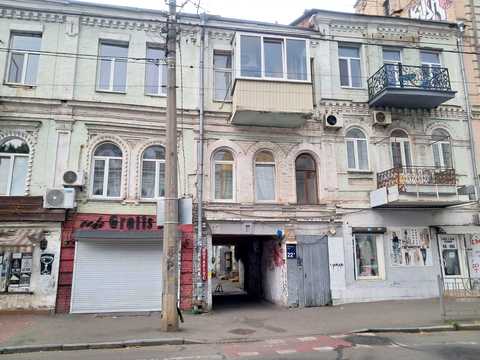 комерційна за адресою Межигірська вул., 22
