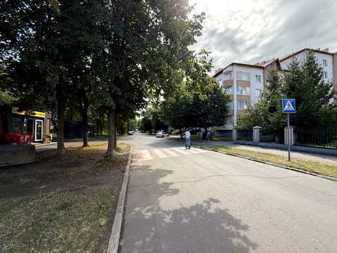 комерційна за адресою Степана Ленкавського вул., 5Д