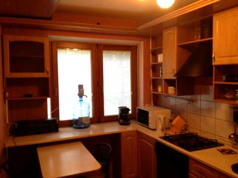 комерційна за адресою Різницька вул., 8
