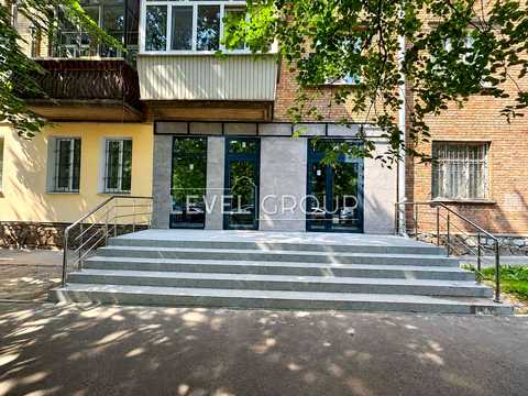 коммерческая по адресу Джона Маккейна ул. (Івана Кудрі), 37
