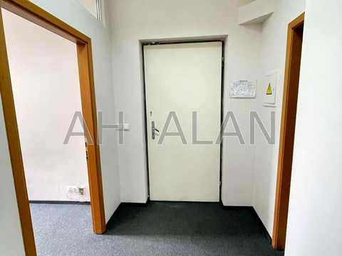 коммерческая по адресу Музейний пер., 4