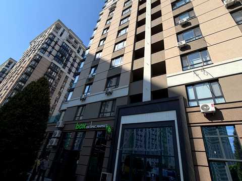 комерційна за адресою Університетська вул., 3/6