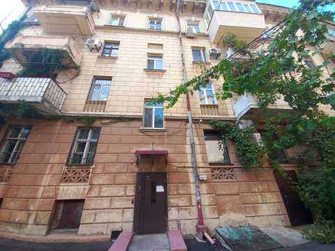 квартира за адресою Утьосова вул., 13