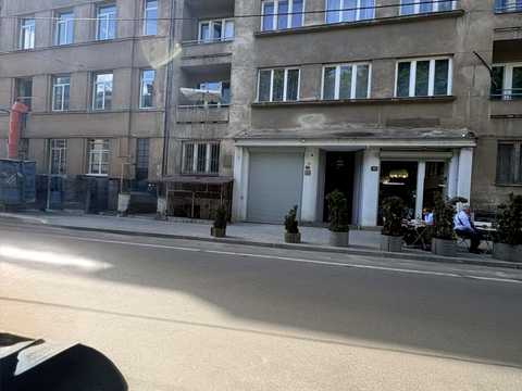 комерційна за адресою Євгена Коновальця вул. (), 10