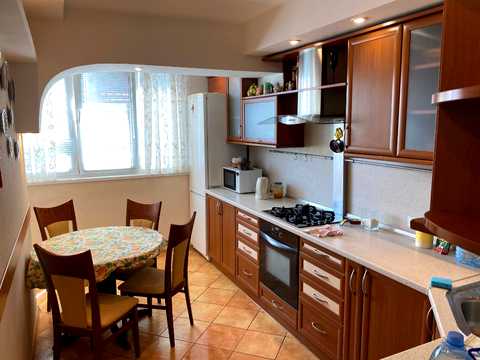 квартира за адресою Чеська вул., 6