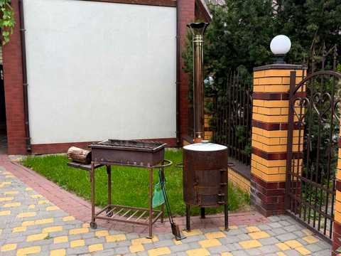 будинок за адресою Левка Лук'яненка вул. (Жовтнева), 46а