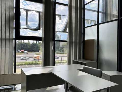 комерційна за адресою Миколи Бажана просп., (Будинок 5)