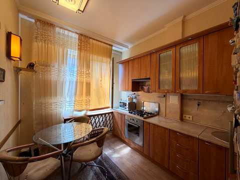 квартира за адресою Велика Васильківська вул. (Червоноармійська), 132