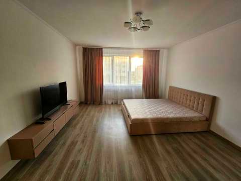 квартира по адресу Героїв Крут ул., 3