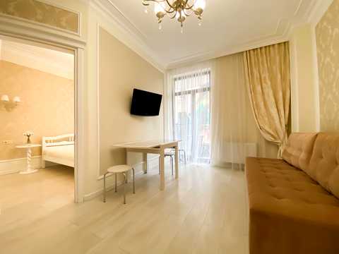 квартира по адресу Французский бульв., 13а
