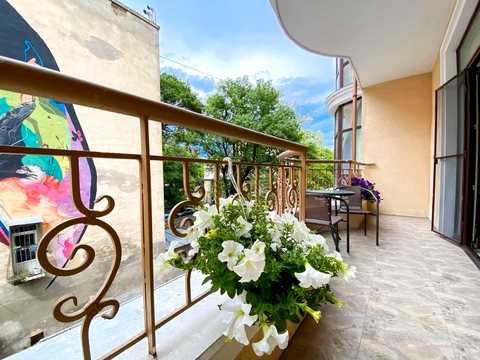 квартира по адресу Французский бульв., 13а