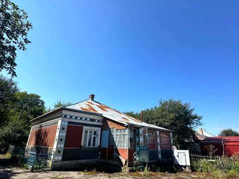 дом по адресу Молодіжна ул., 7