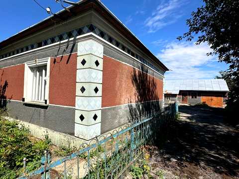 будинок за адресою Молодіжна вул., 7