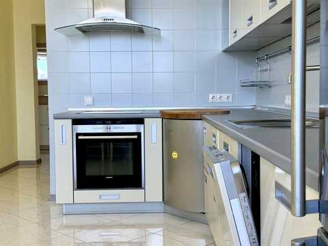 квартира за адресою Срібнокільська вул., 1