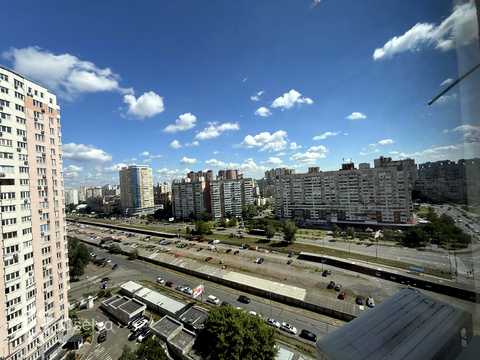 квартира за адресою Срібнокільська вул., 1