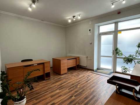 комерційна за адресою Івана Франка вул., 36