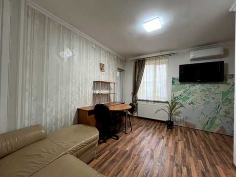 комерційна за адресою Івана Франка вул., 36