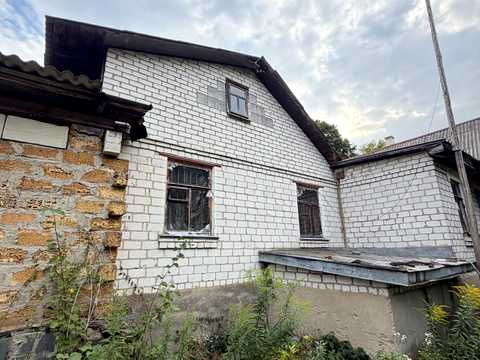 будинок за адресою с. Малі Кошарища, Зарічна, 1б