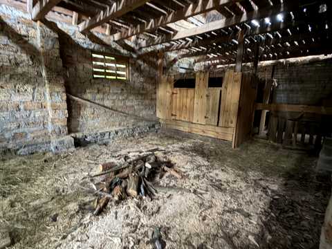 будинок за адресою с. Малі Кошарища, Зарічна, 1б