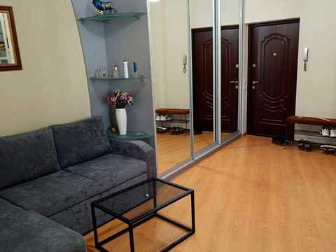 квартира за адресою Срібнокільська вул., 12