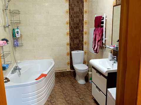квартира за адресою Срібнокільська вул., 12