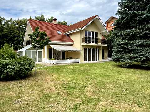 будинок за адресою Берестейське шосе (Брест-Литовське), 13