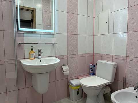 квартира за адресою Набережно-Хрещатицька вул., 11