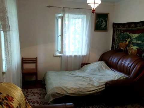 будинок за адресою вул. Першотравнева, 2