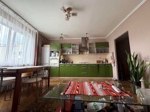 квартира за адресою Коломийська вул., 4