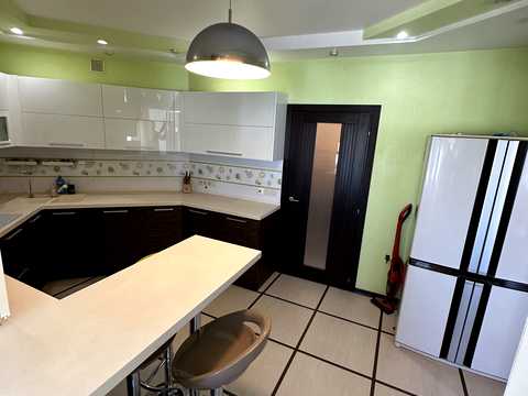 квартира за адресою Бориса Гмирі вул., 8-Б