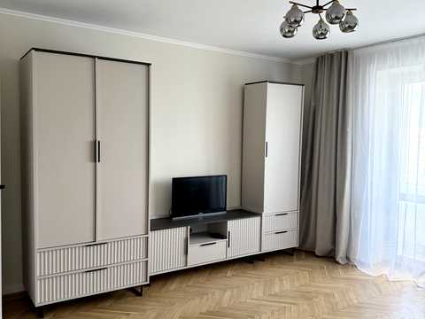 квартира за адресою Червоної Калини просп., 107
