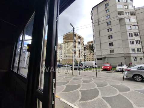 коммерческая по адресу Українська ул., 83