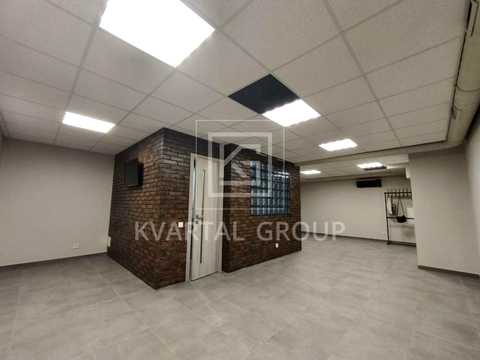 коммерческая по адресу Українська ул., 83