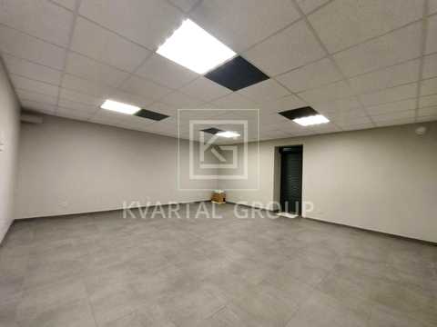 коммерческая по адресу Українська ул., 83